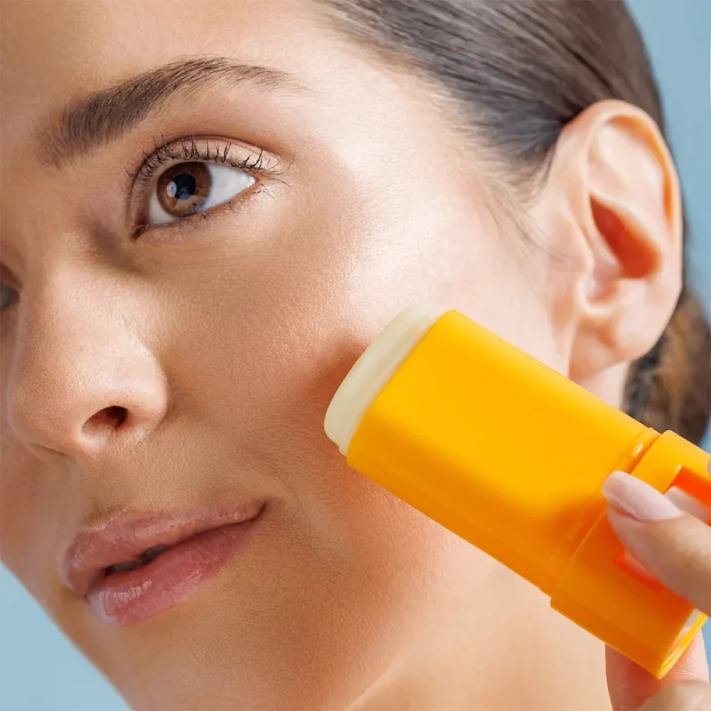 ضدآفتاب استیکی بیوکسین SPF 50 حجم ۱۵ گرم - Image 3