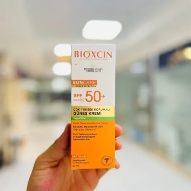 ضدآفتاب بی‌رنگ پوست چرب بیوکسین SPF50 حجم ۵۰ میل - Image 3