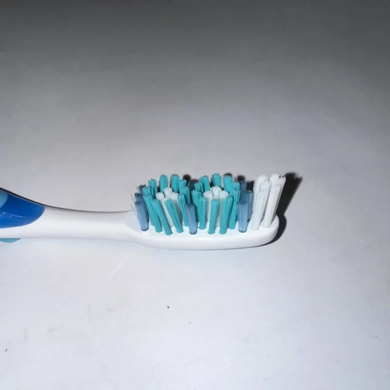 مسواک اورال بی مدل Complete Whitening - Image 2